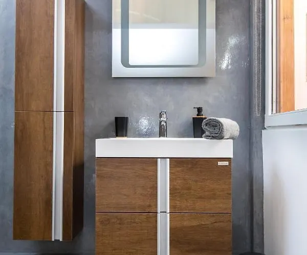 Duplex : 300m, Clim, Netflix * Cannes