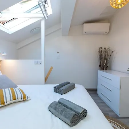 Duplex : 300m, Clim, Netflix Apartment Cannes