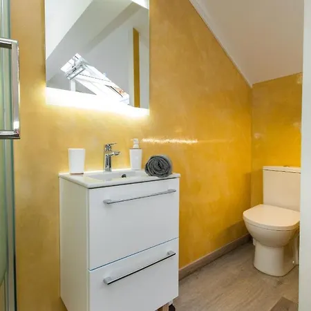 Duplex : 300m, Clim, Netflix Apartment *