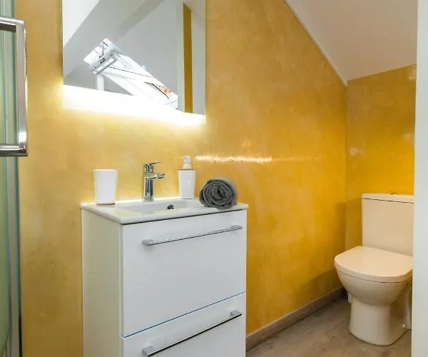 Duplex : 300m, Clim, Netflix Appartement *