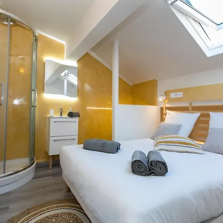 Duplex : 300m, Clim, Netflix شقة